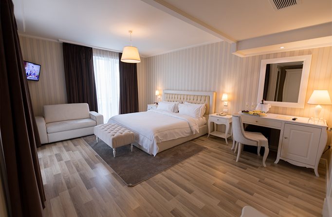 Deluxe Double Room with Balcony and Sea View
