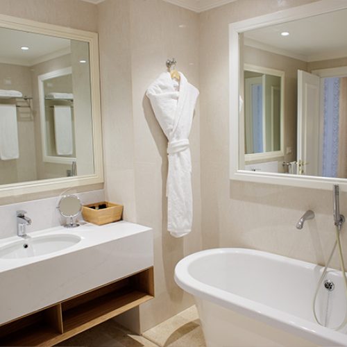 Suite with Balcony and Sea View