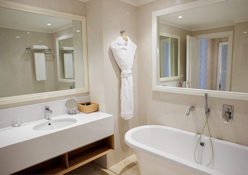 Suite with Balcony and Sea View
