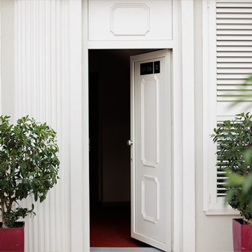 One Bedroom Family Suite with Balcony – Secondary Building