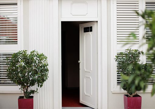One Bedroom Family Suite with Balcony – Secondary Building