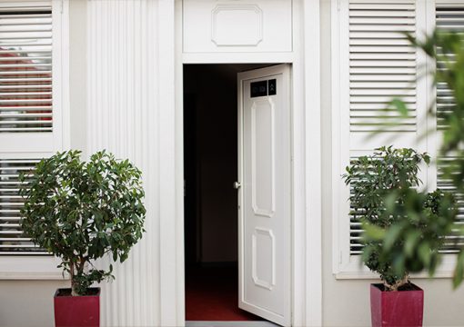 Apartment with Garden View – Secondary Building