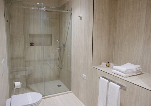 Junior Suite with Balcony – Secondary Building