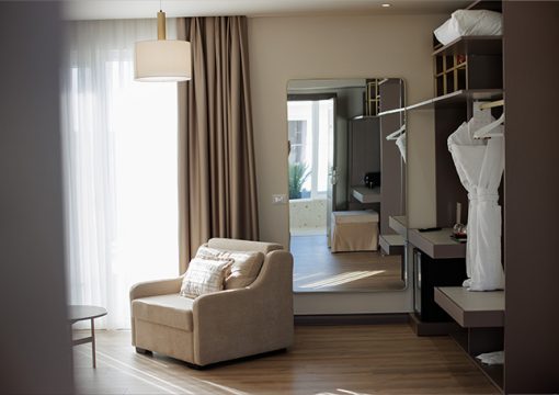 Junior Suite with Balcony – Secondary Building