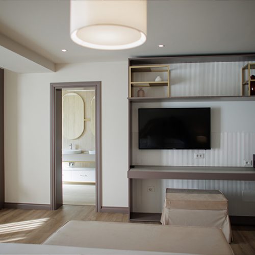 Junior Suite with Balcony – Secondary Building