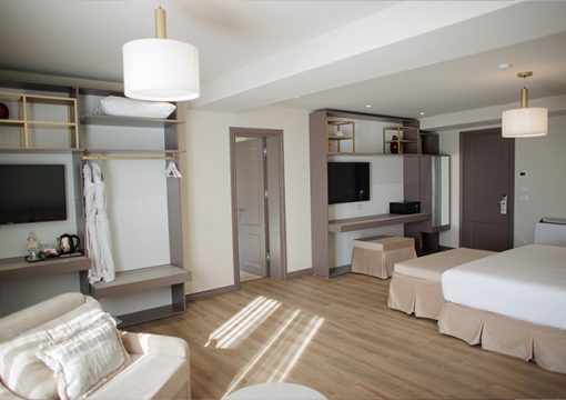 Junior Suite with Balcony – Secondary Building